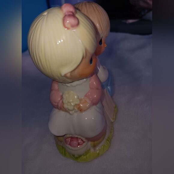 Precious Moments Salt & Pepper Set - Picture 7 of 15